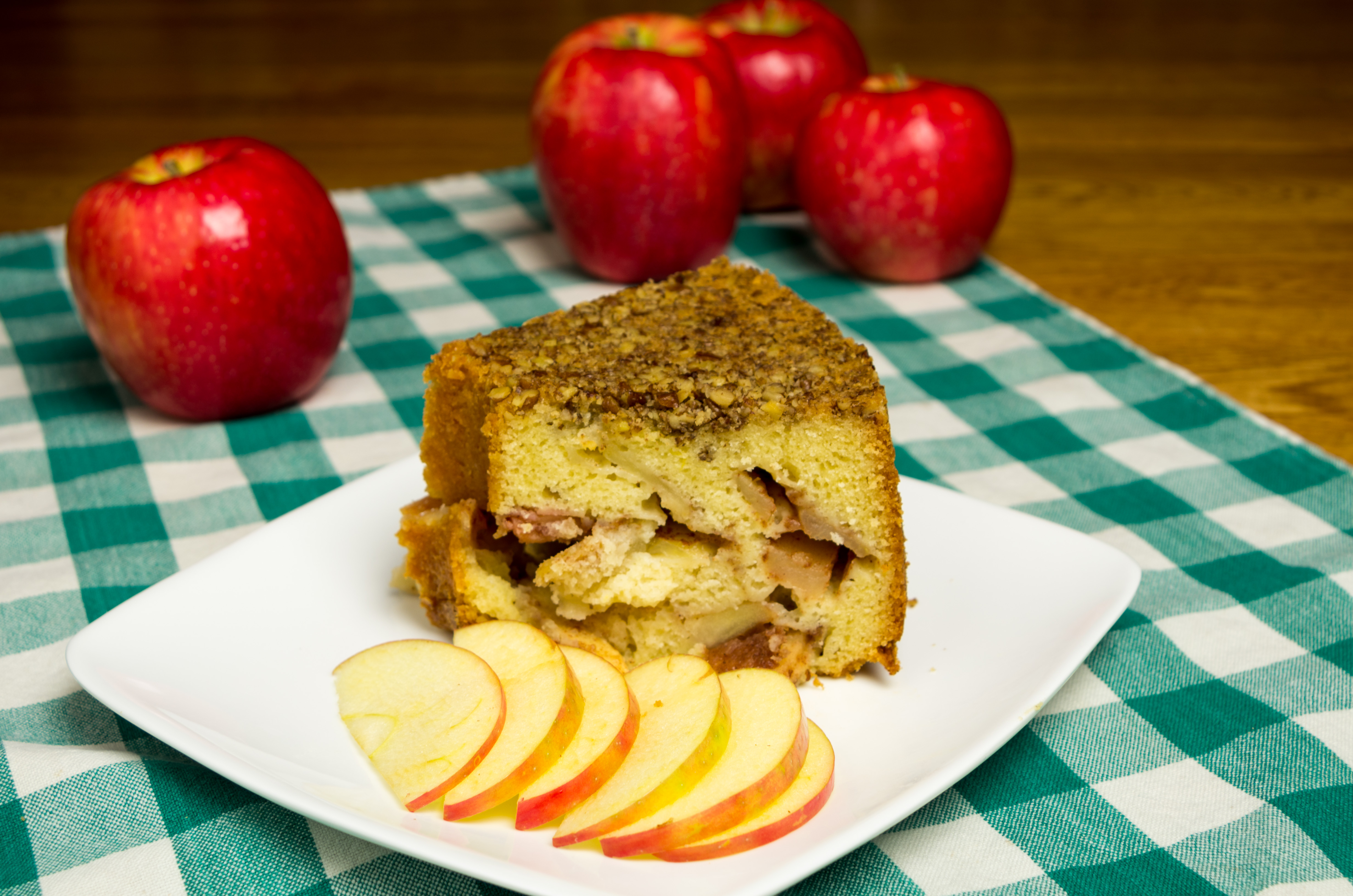 red apples and apple cake