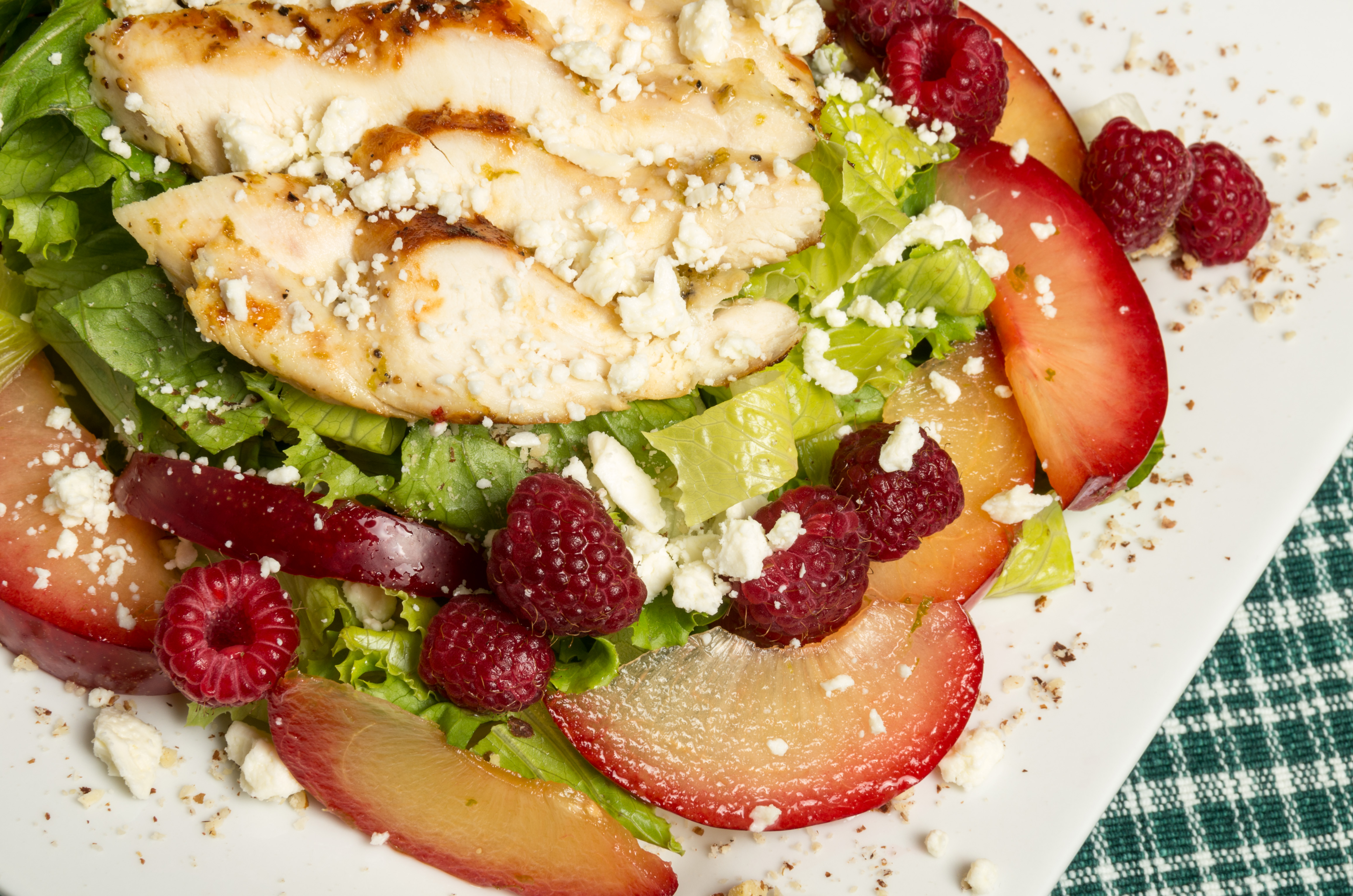 Grilled Chicken Salad with Fresh Plums